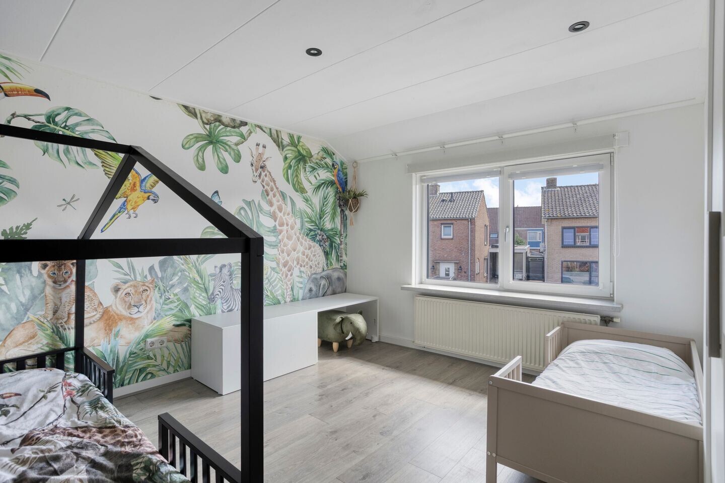 Tussenwoning te koop: Leostraat 5, Wijchen