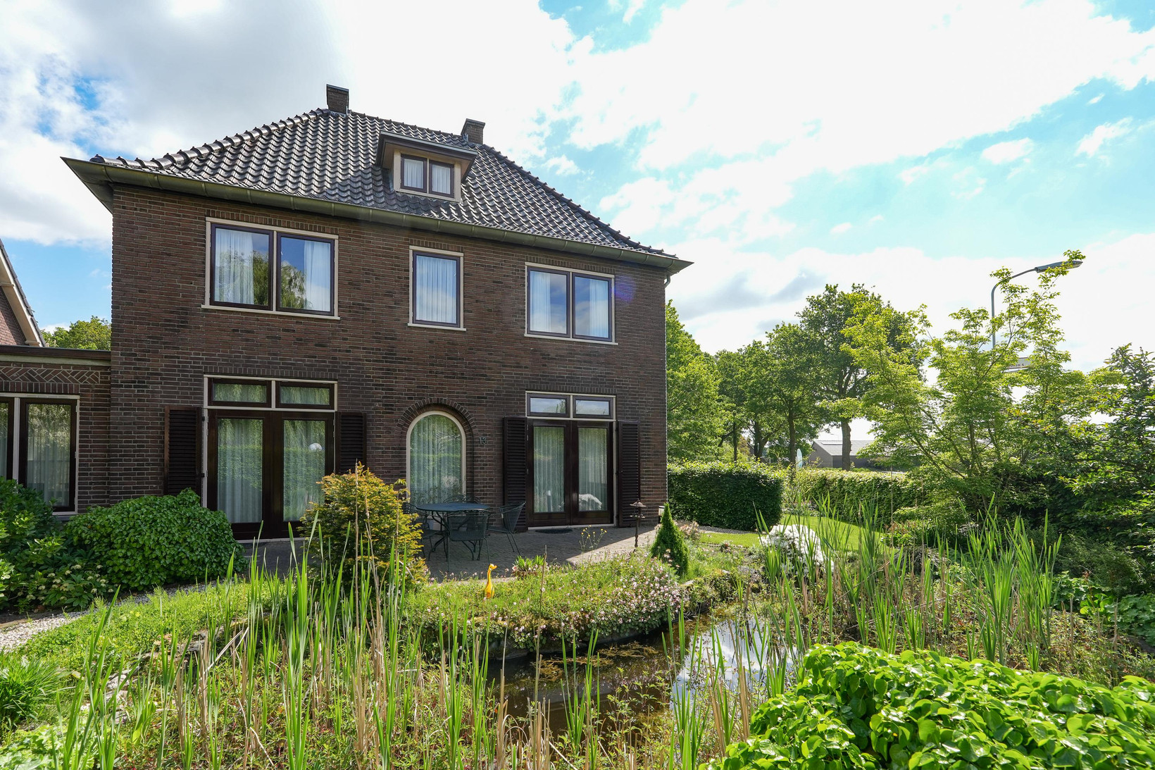 Twee-onder-één-kap te koop: Dassenloop 13, Hernen