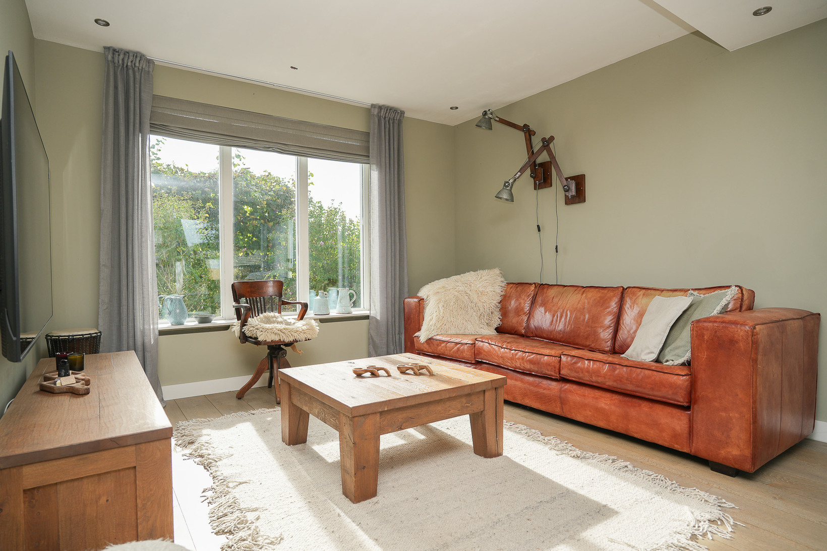 Vrijstaande woning te koop: van Heemstraweg 3, Heerewaarden