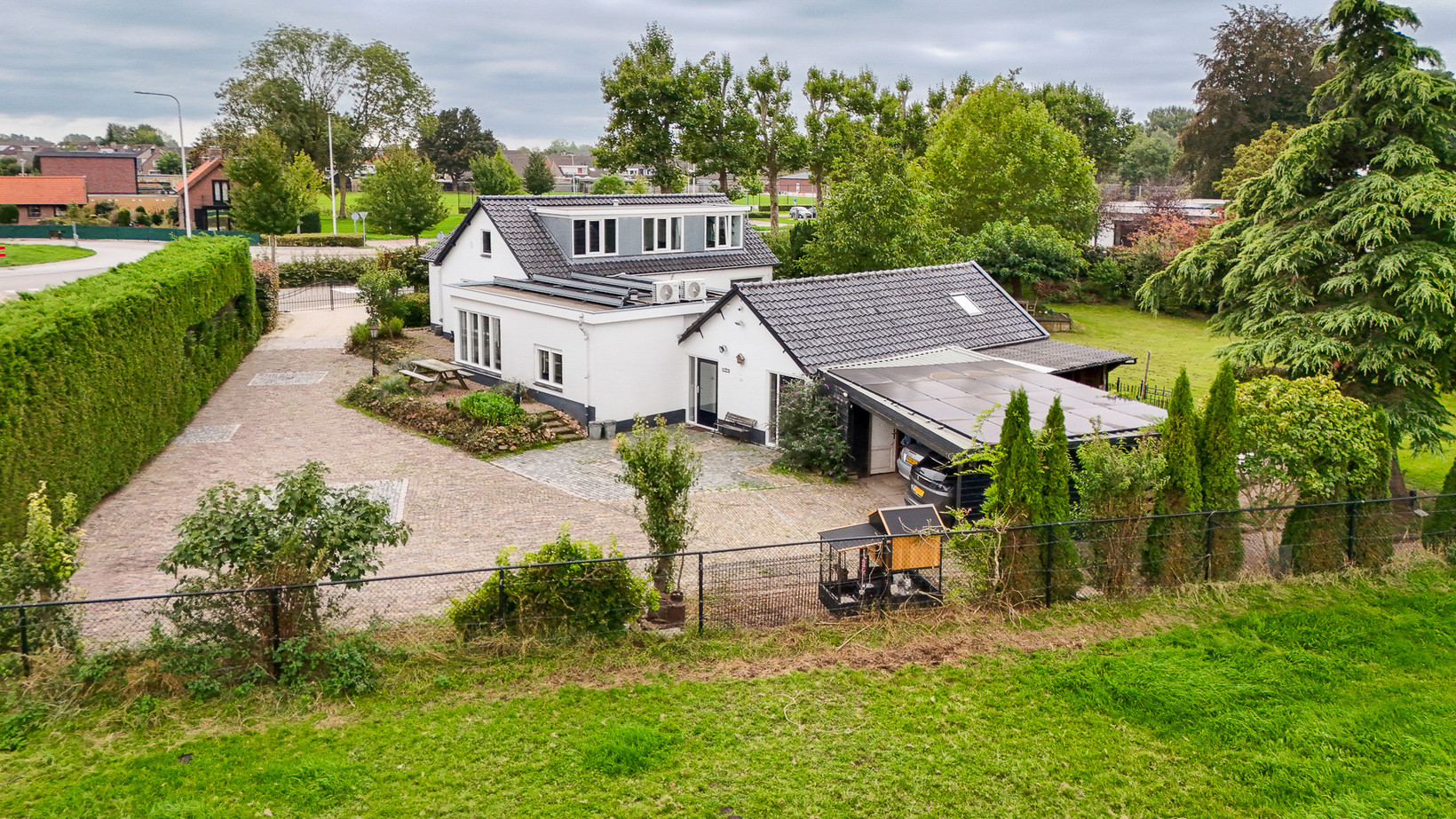 Vrijstaande woning te koop: van Heemstraweg 3, Heerewaarden