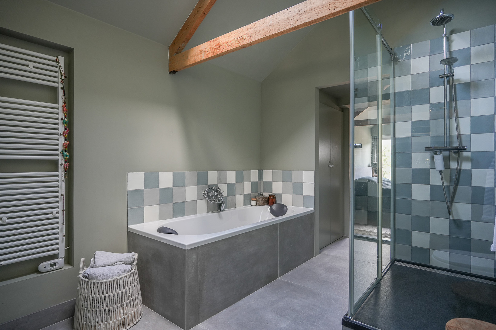 Vrijstaande woning te koop: van Heemstraweg 3, Heerewaarden