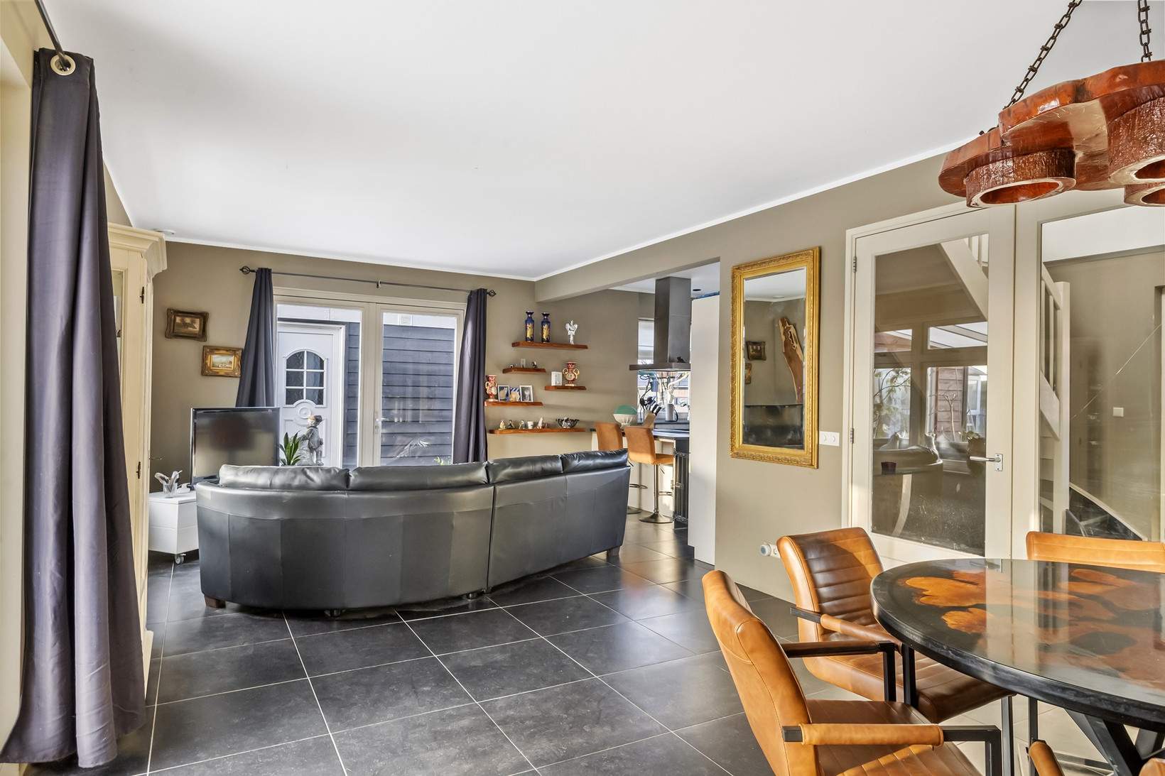 Vrijstaande woning te koop: Maasdijk 23, Heerewaarden