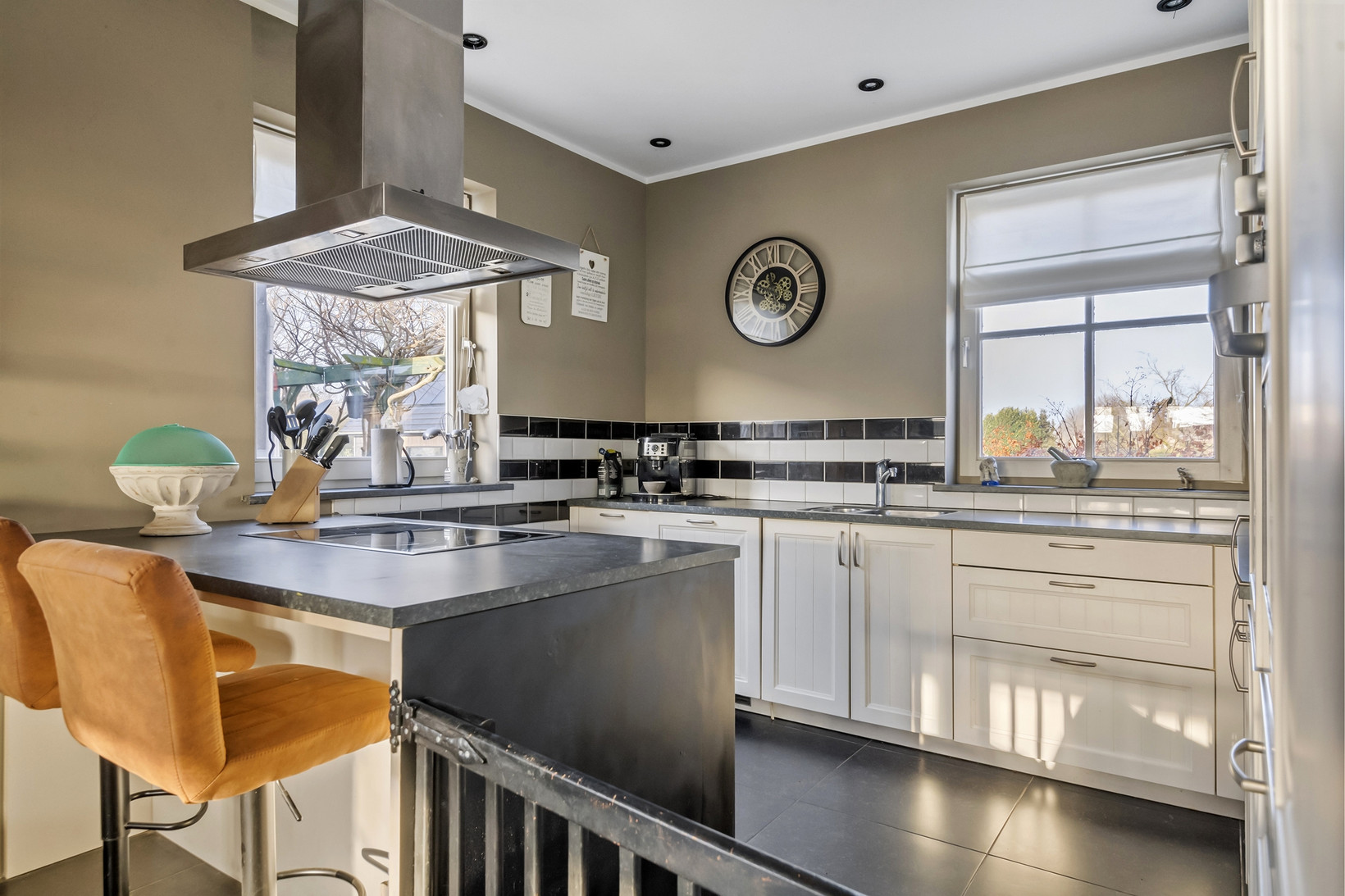 Vrijstaande woning te koop: Maasdijk 23, Heerewaarden