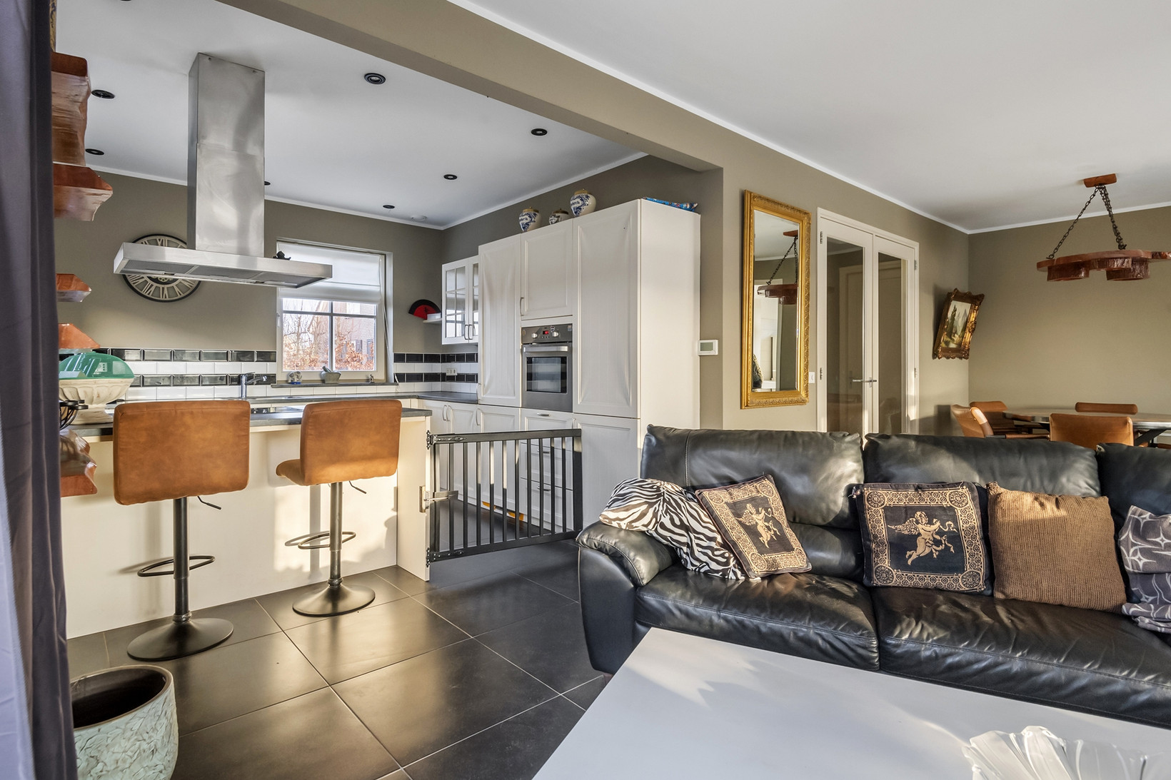 Vrijstaande woning te koop: Maasdijk 23, Heerewaarden
