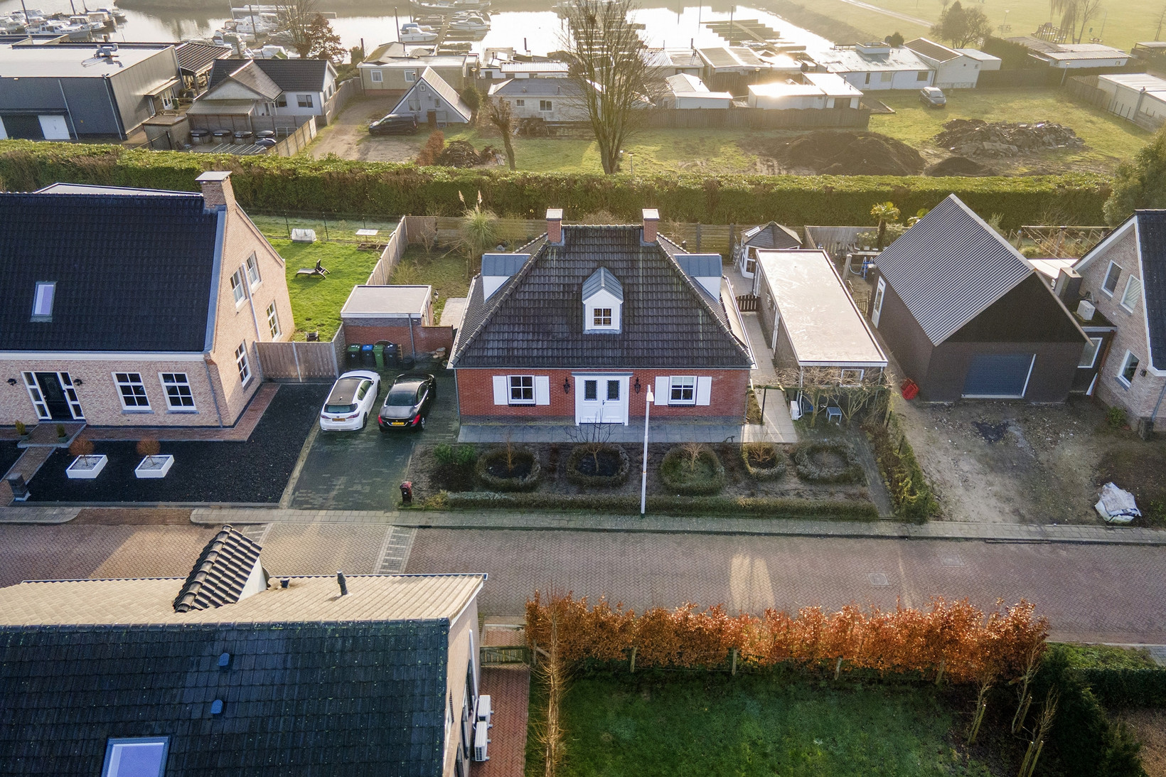 Vrijstaande woning te koop: Maasdijk 23, Heerewaarden