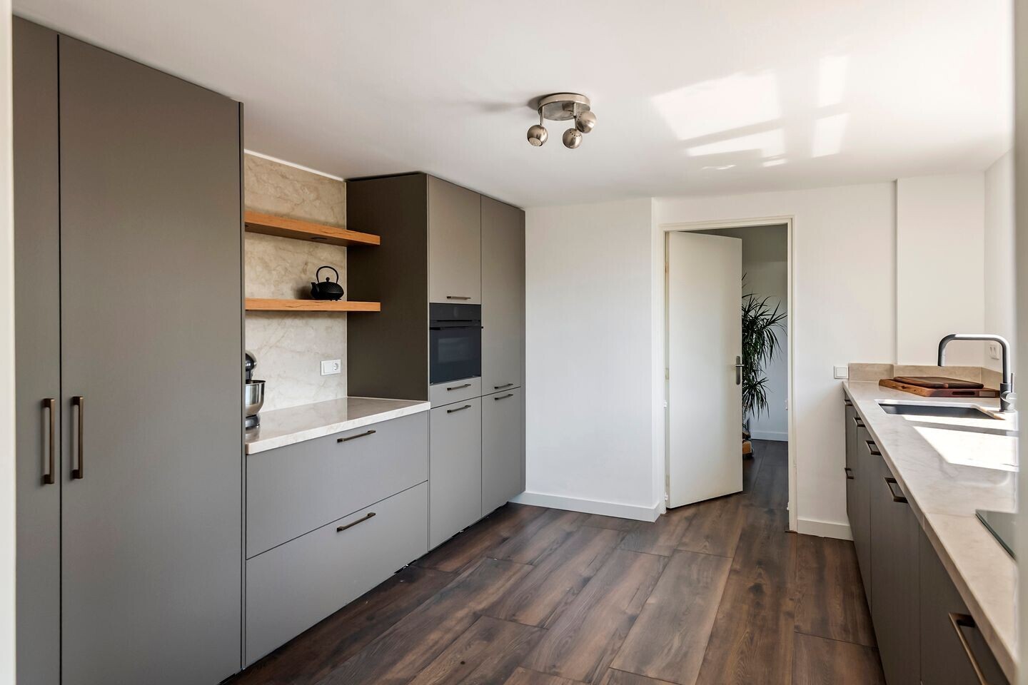 Twee-onder-één-kap te koop: Kerkdijk 12, Alphen