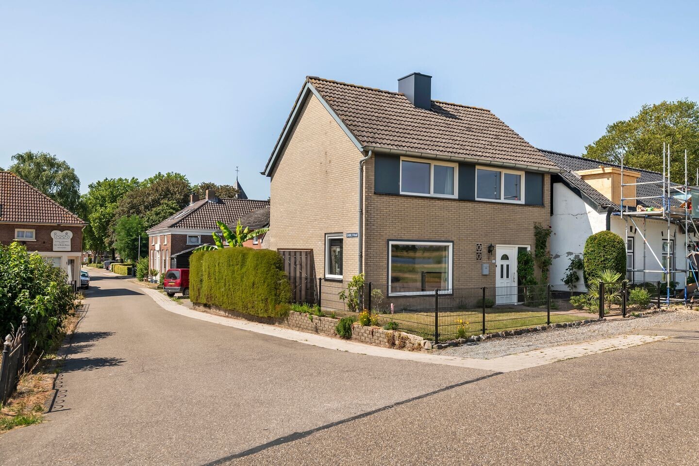 Twee-onder-één-kap te koop: Kerkdijk 12, Alphen