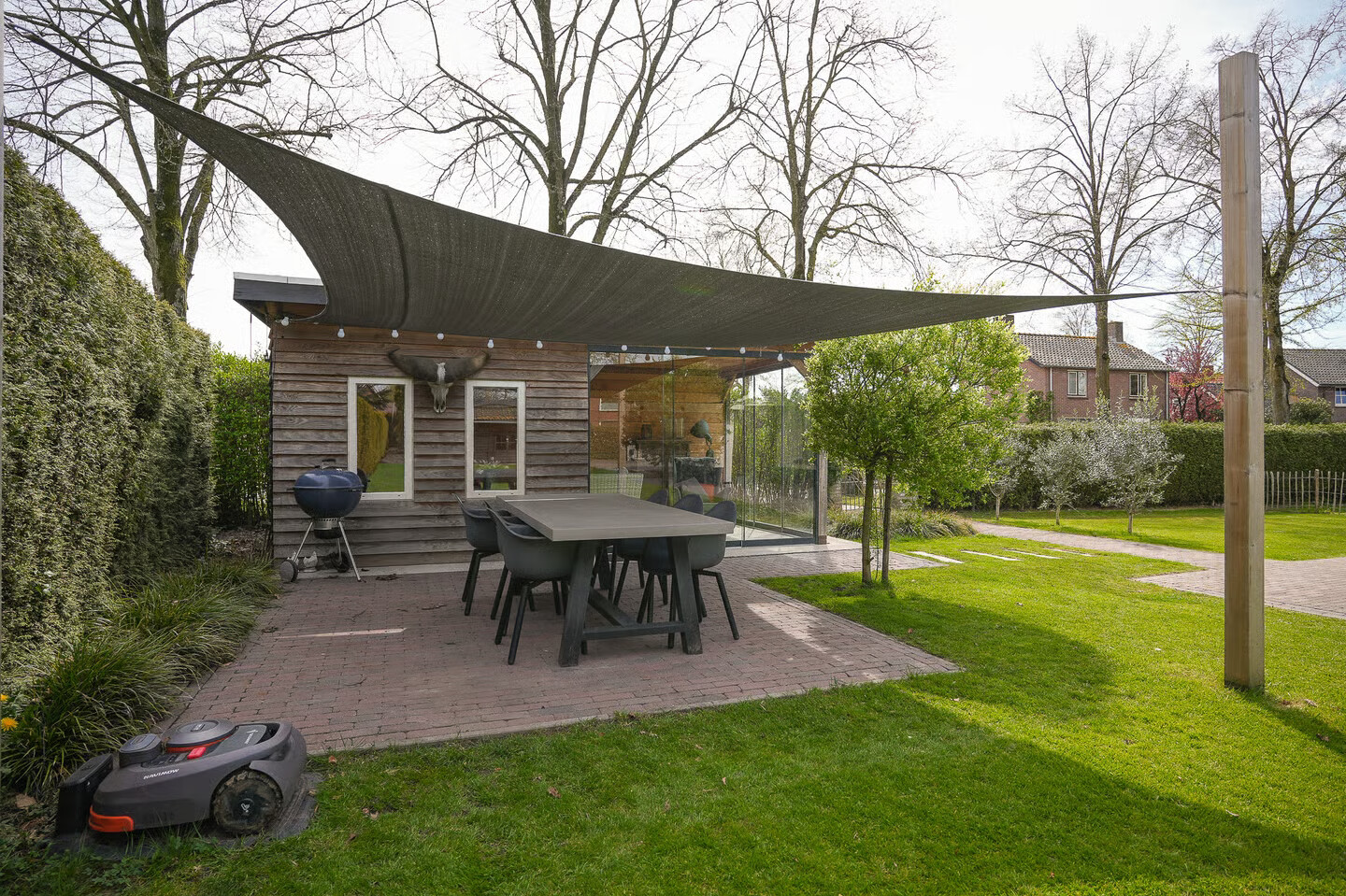 Vrijstaande woning te koop: Middendam 12, Alphen
