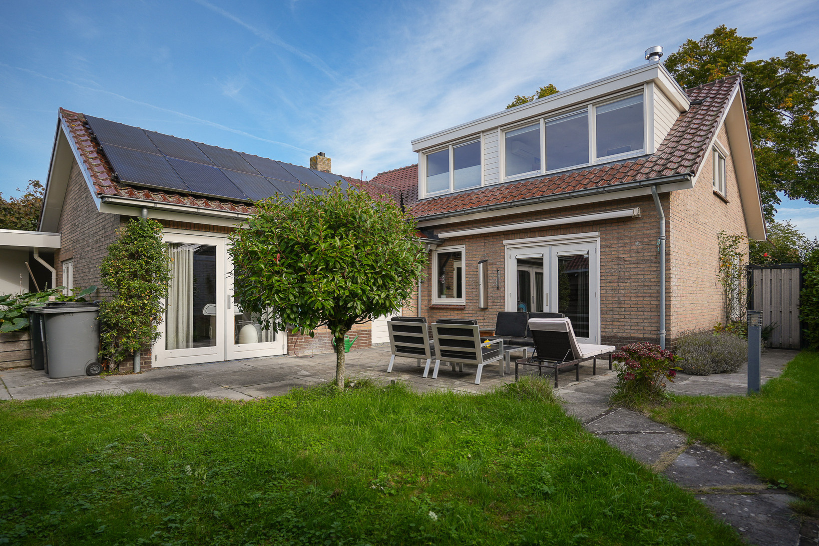 Vrijstaande woning te koop: Lindenlaan 3, Alphen
