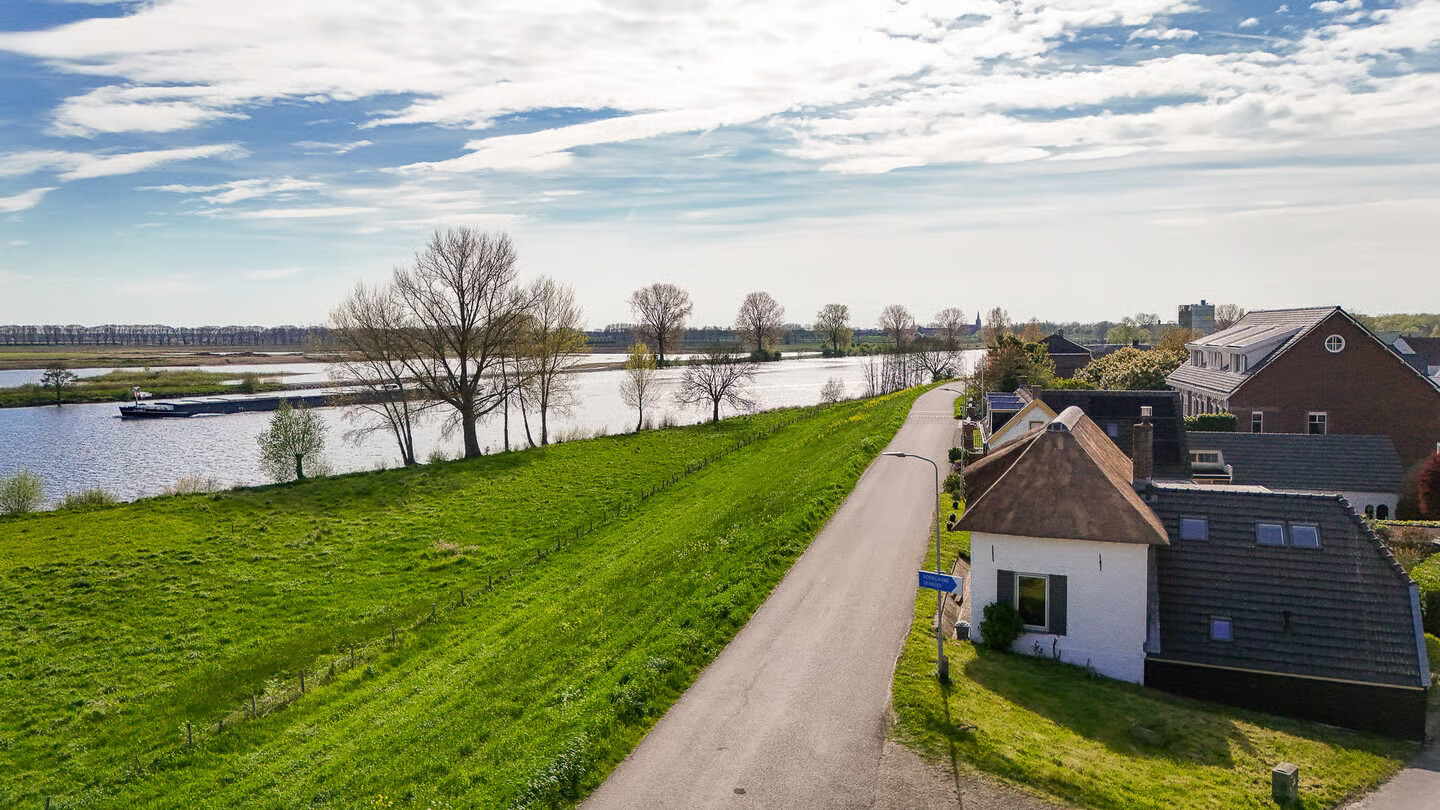 Vrijstaande woning te koop: Maasdijk 28, Appeltern