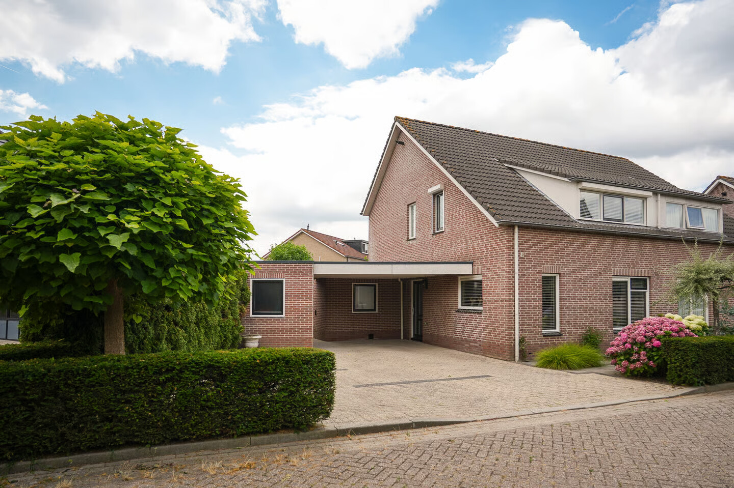 Twee-onder-één-kap te koop: De Polenkamp 11, Horssen