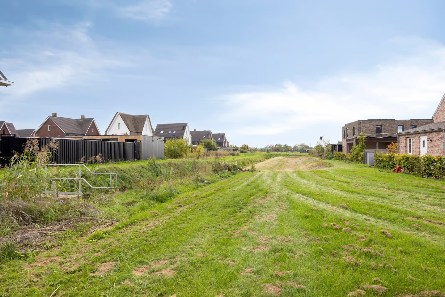 Tussenwoning te koop: de Waterkuil 8, Ewijk