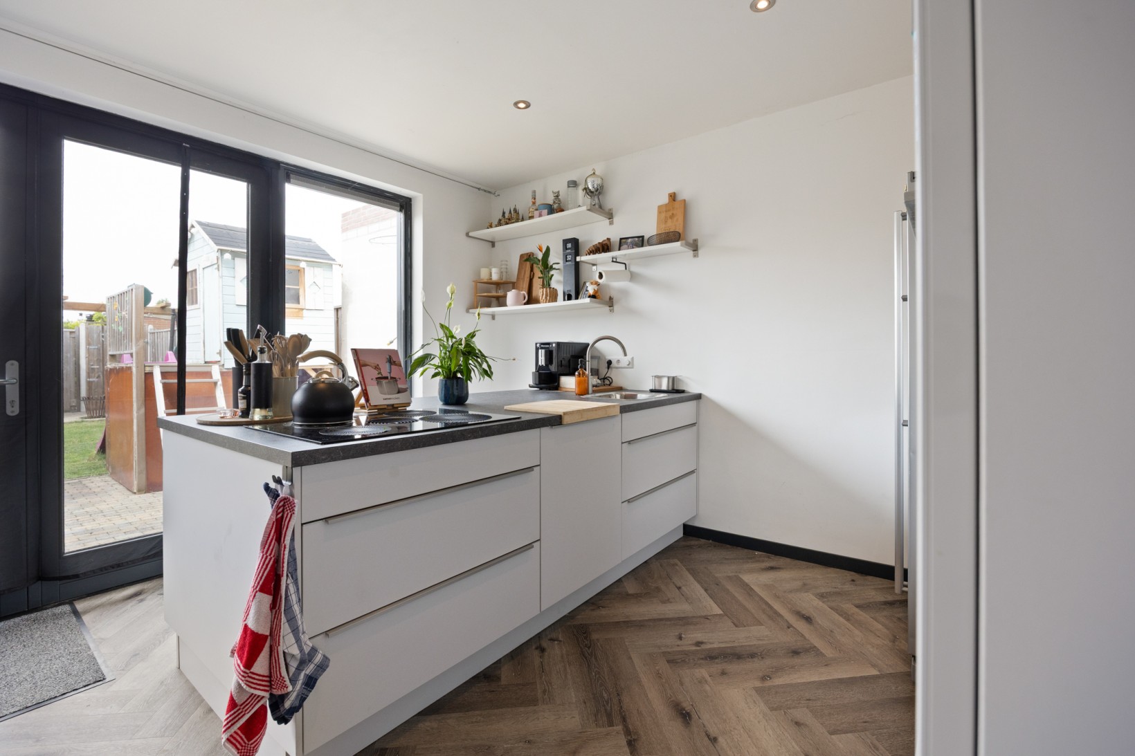 Tussenwoning te koop: Vriezeweg 71, Deest