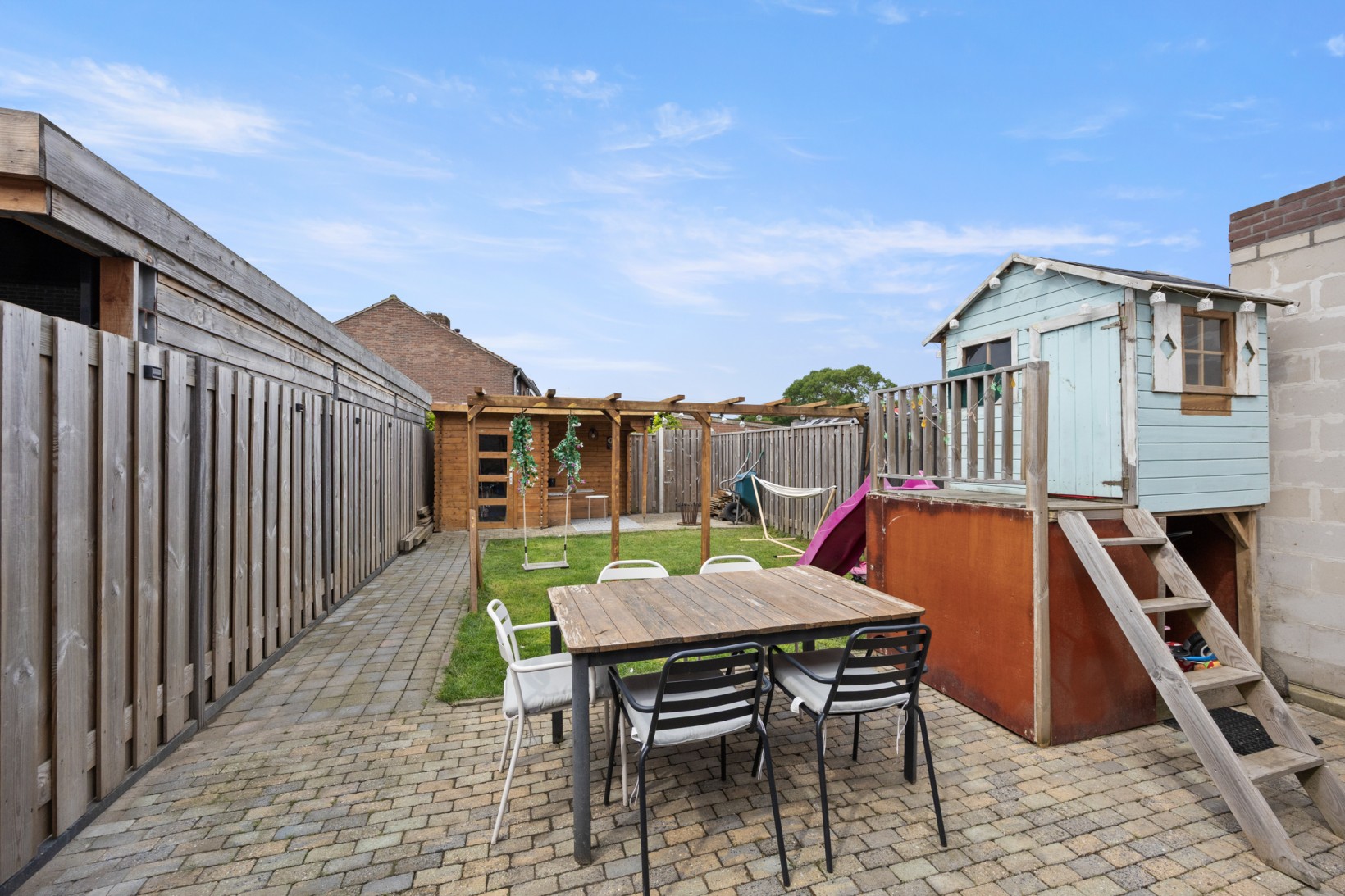 Tussenwoning te koop: Vriezeweg 71, Deest