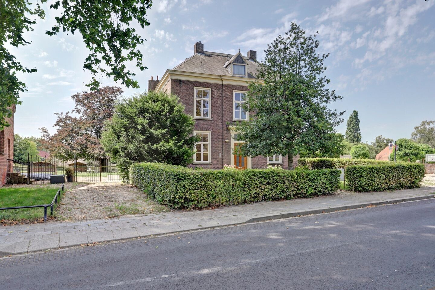 Vrijstaande woning te koop: Grotestraat 13, Deest