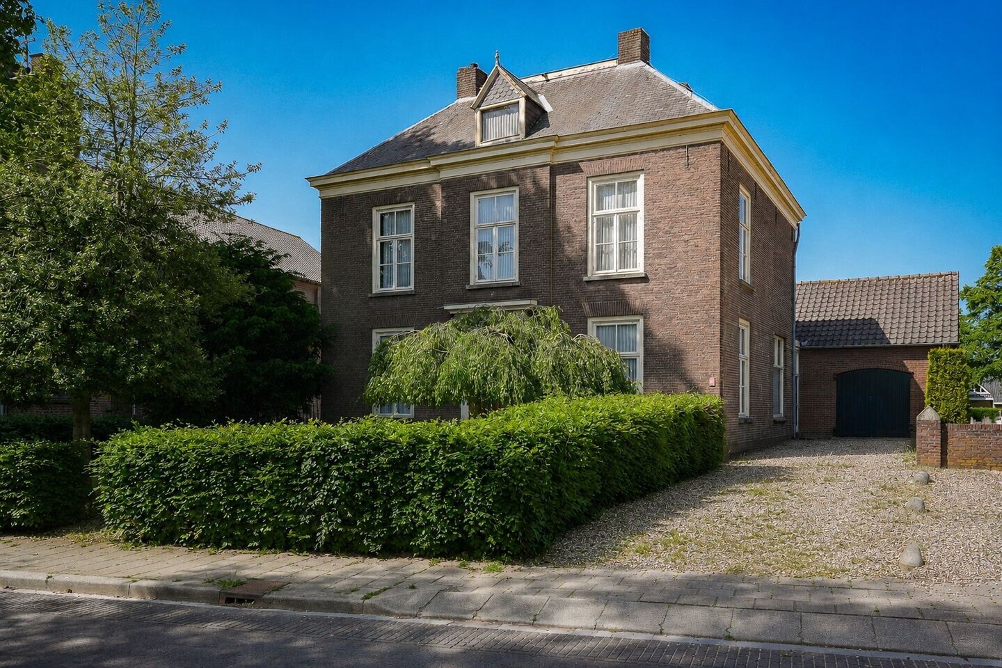 Vrijstaande woning te koop: Grotestraat 13, Deest