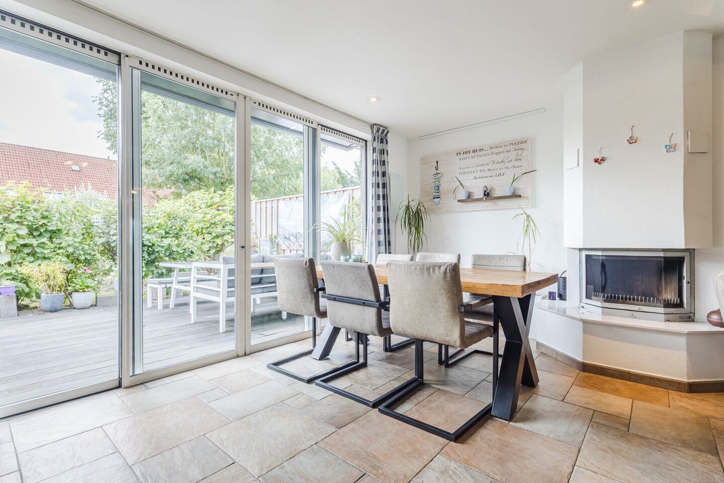 Tussenwoning te koop: Gravendaal 30, Deest