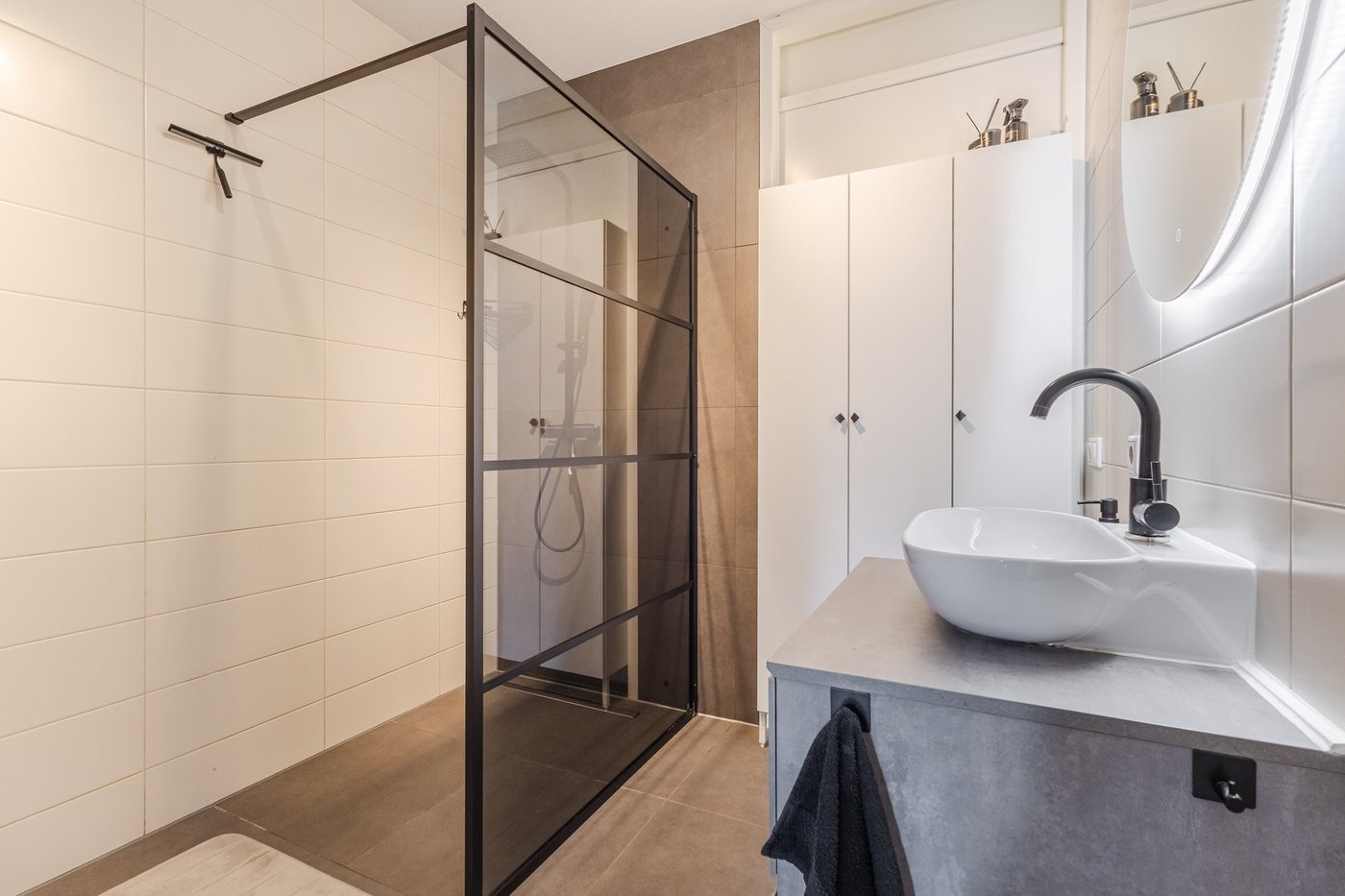 Tussenwoning te koop: Sterrenzand 8, Deest