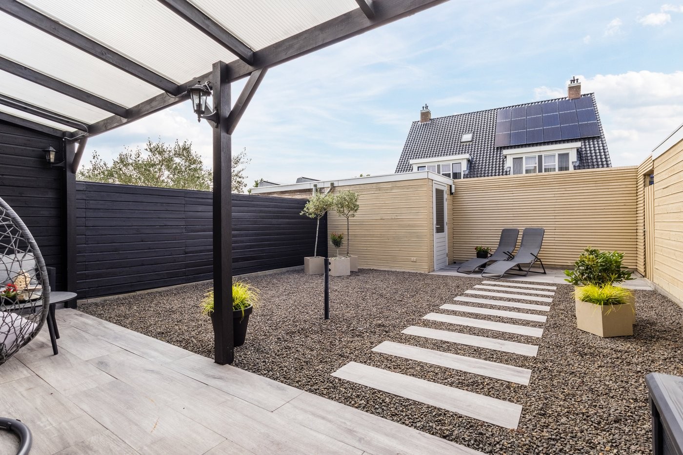 Tussenwoning te koop: Sterrenzand 8, Deest