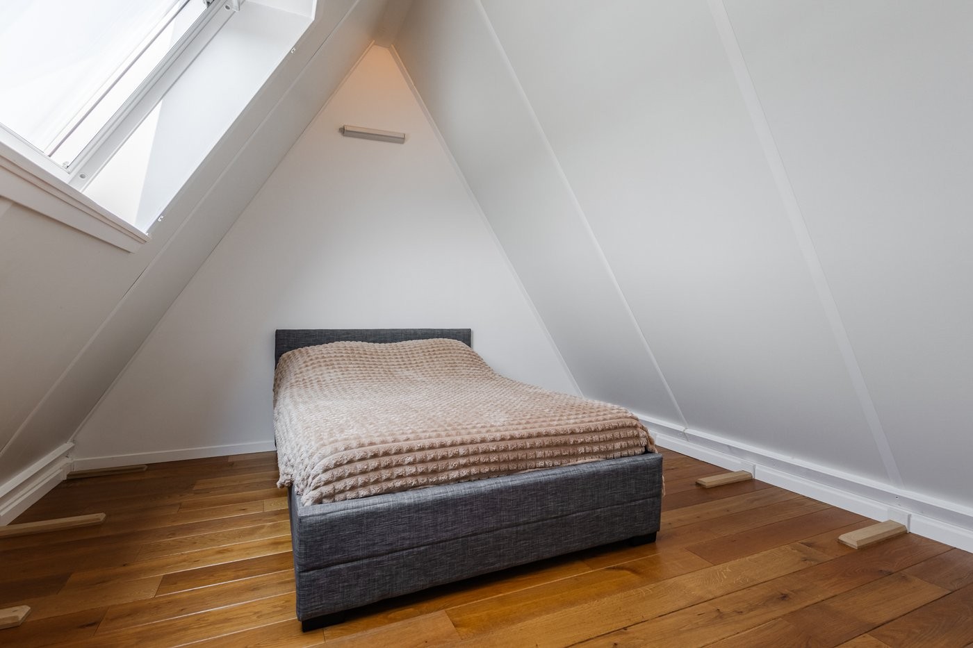 Tussenwoning te koop: Sterrenzand 8, Deest