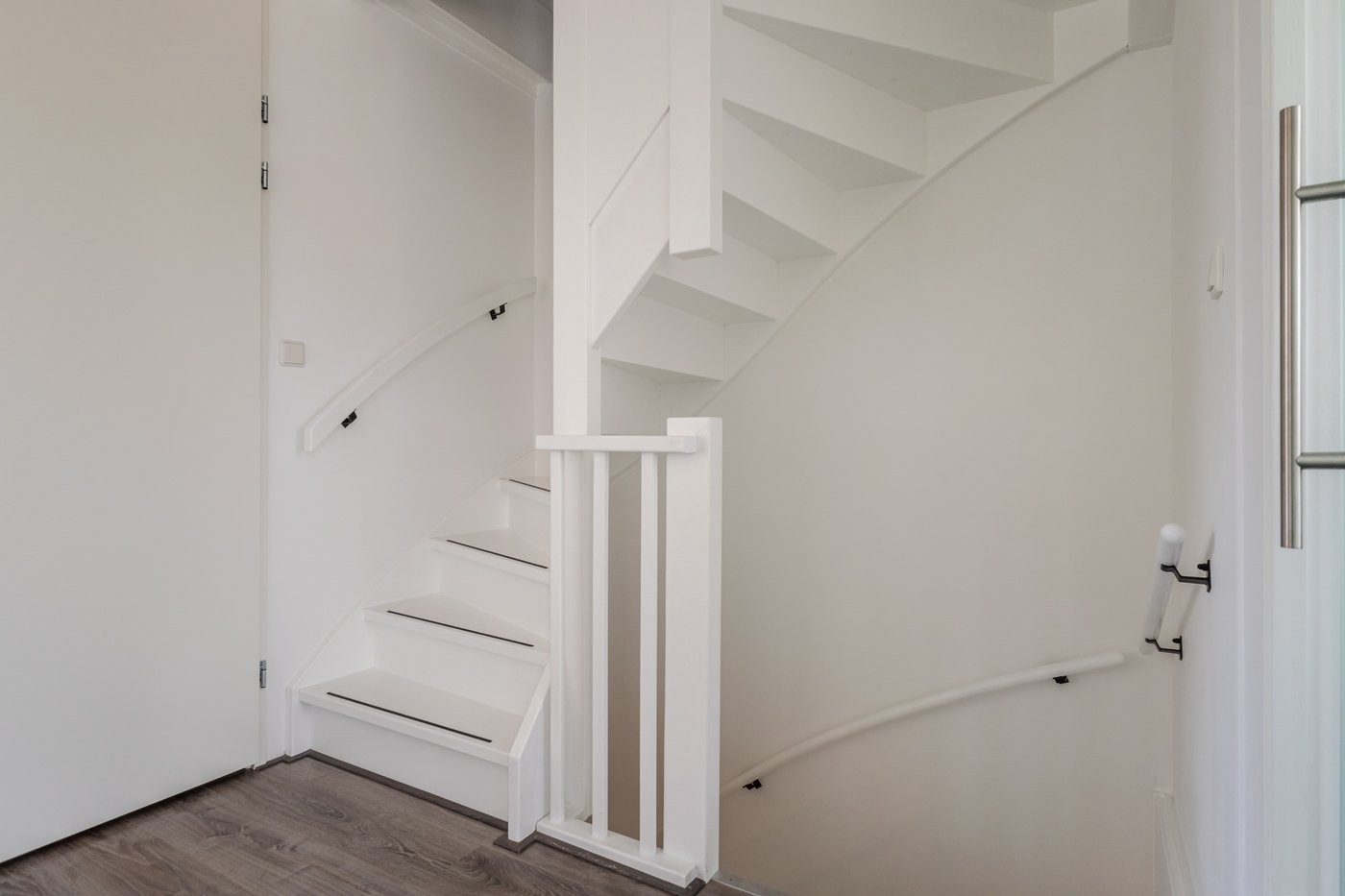 Tussenwoning te koop: Sterrenzand 8, Deest
