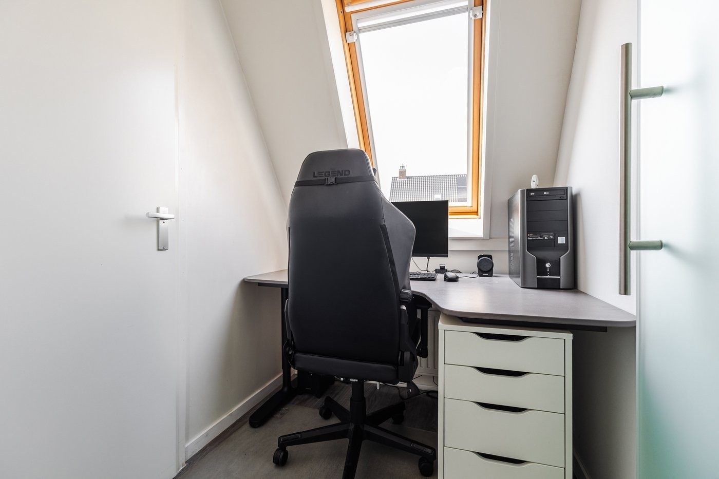 Tussenwoning te koop: Sterrenzand 8, Deest