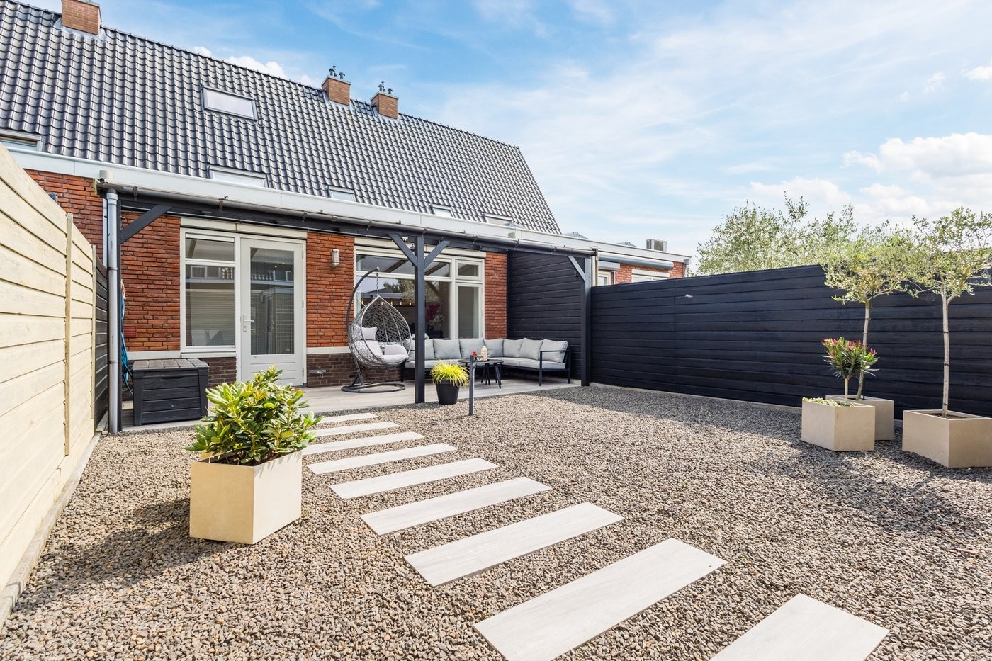 Tussenwoning te koop: Sterrenzand 8, Deest