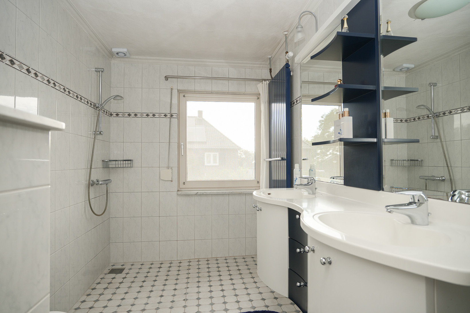Twee-onder-één-kap te koop: Molenstraat 11A, Boven-Leeuwen
