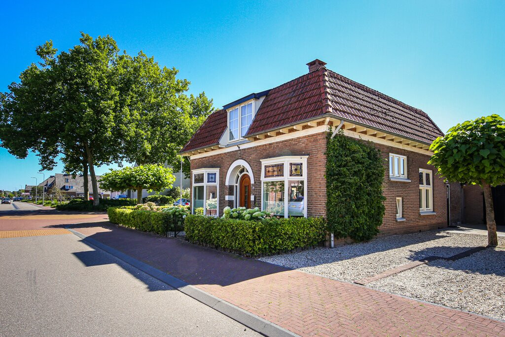 Vrijstaande woning te koop: Dijkstraat 27, Beneden-Leeuwen