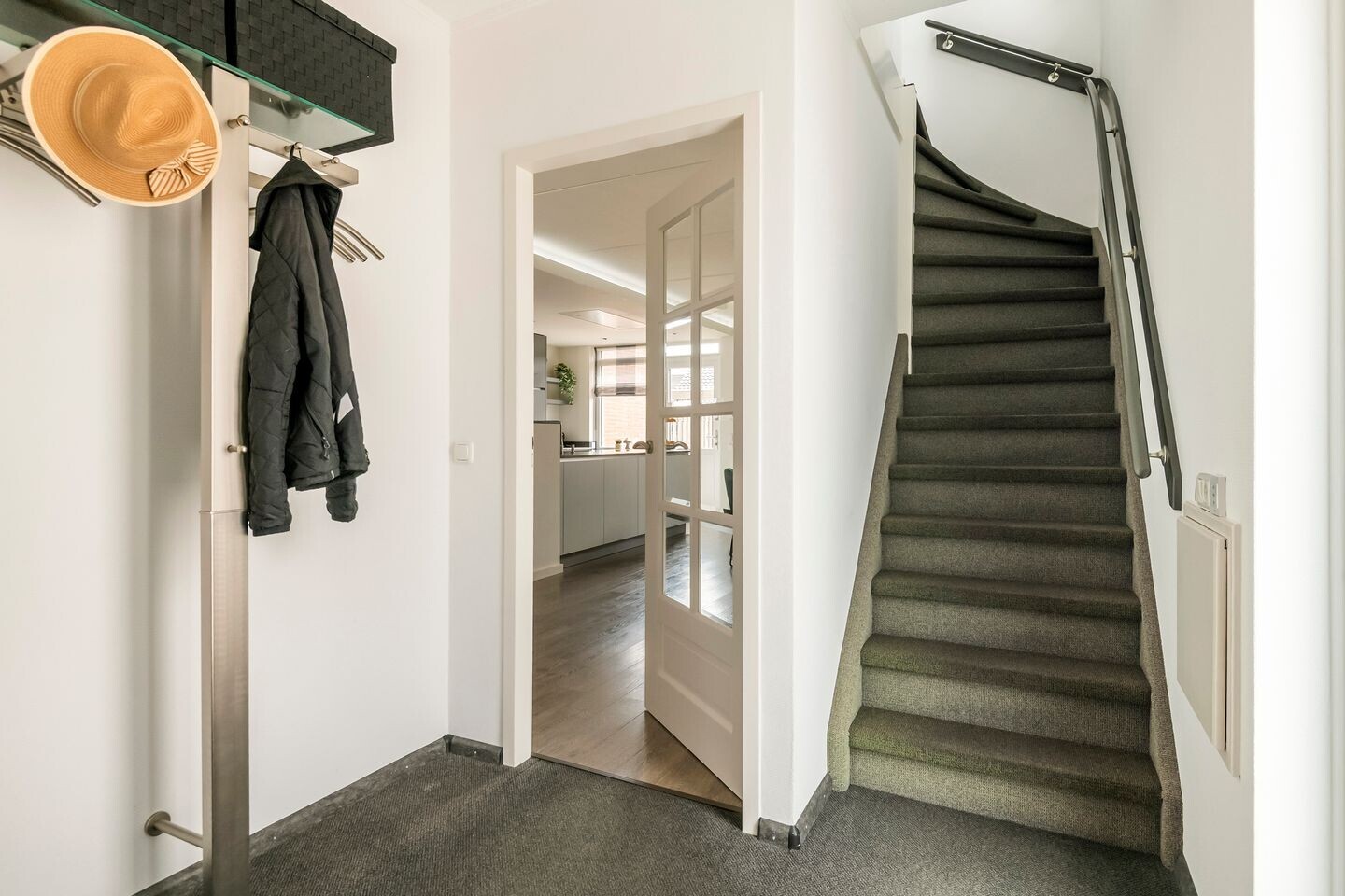 Twee-onder-één-kap te koop: Clausstraat 7, Beneden-Leeuwen