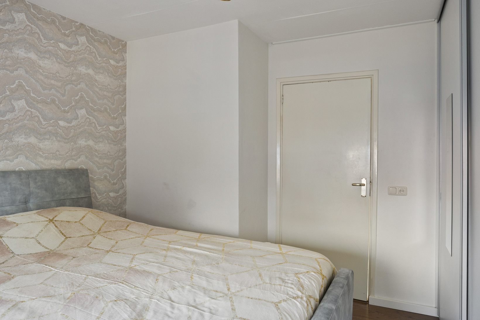 Appartement te koop: Zandstraat 95A, Beneden-Leeuwen
