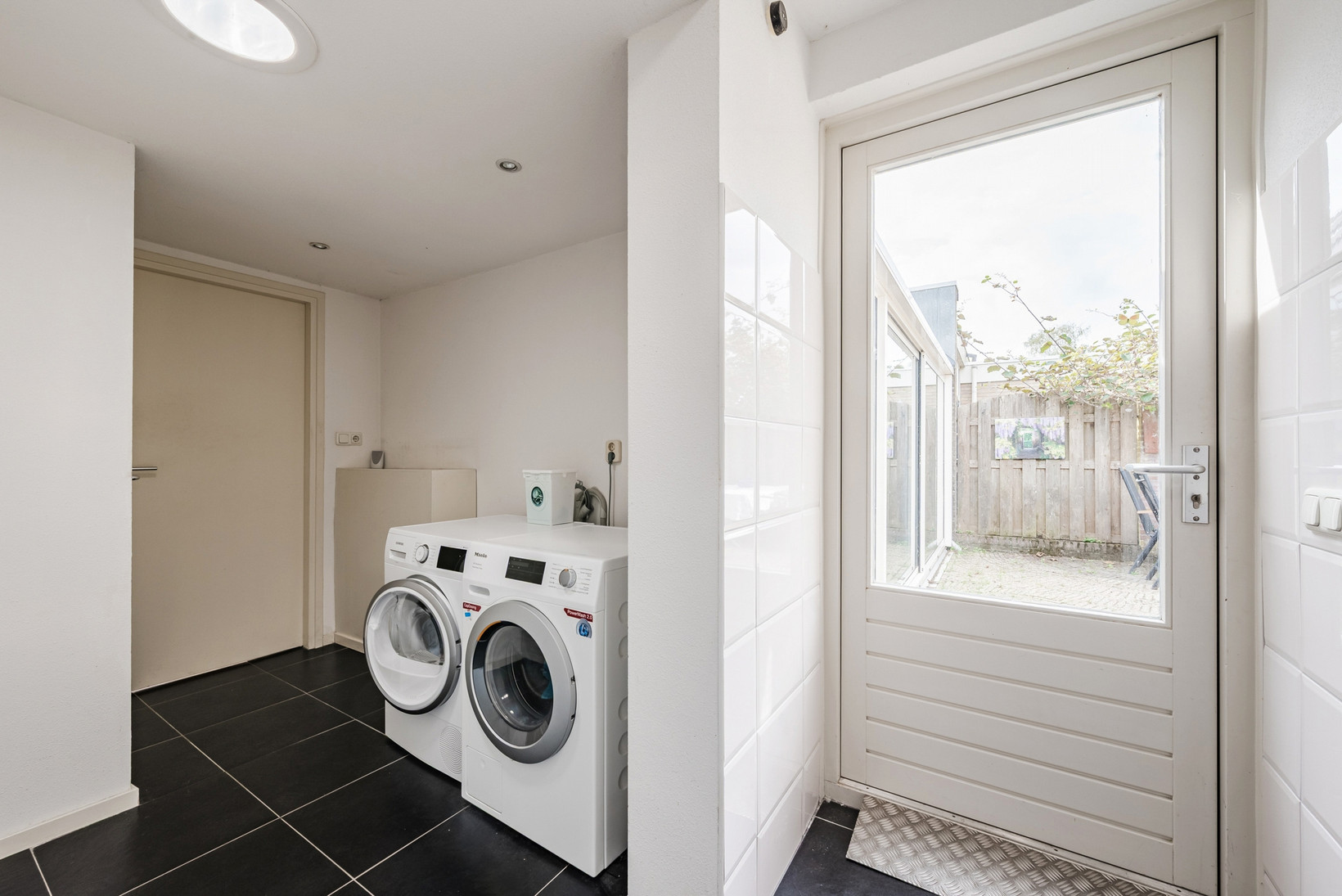 Hoekwoning te koop: Fruitplein 7, Beneden-Leeuwen