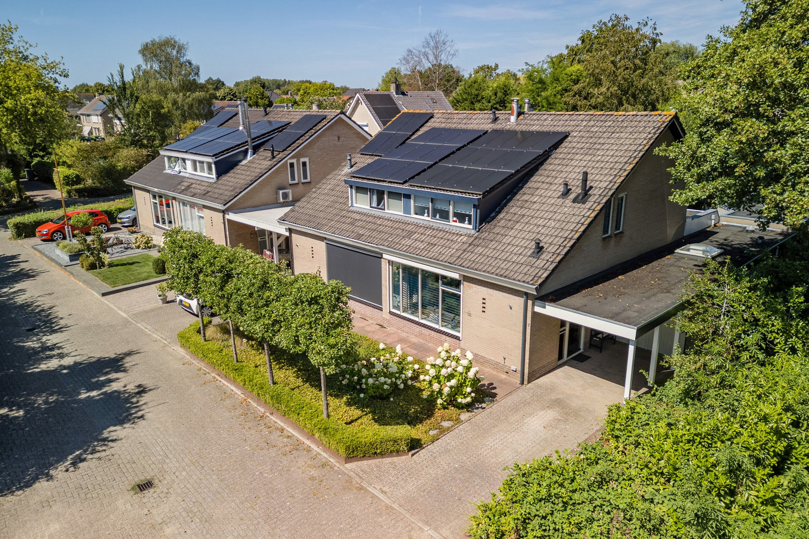 Hoekwoning te koop: Fruitplein 7, Beneden-Leeuwen