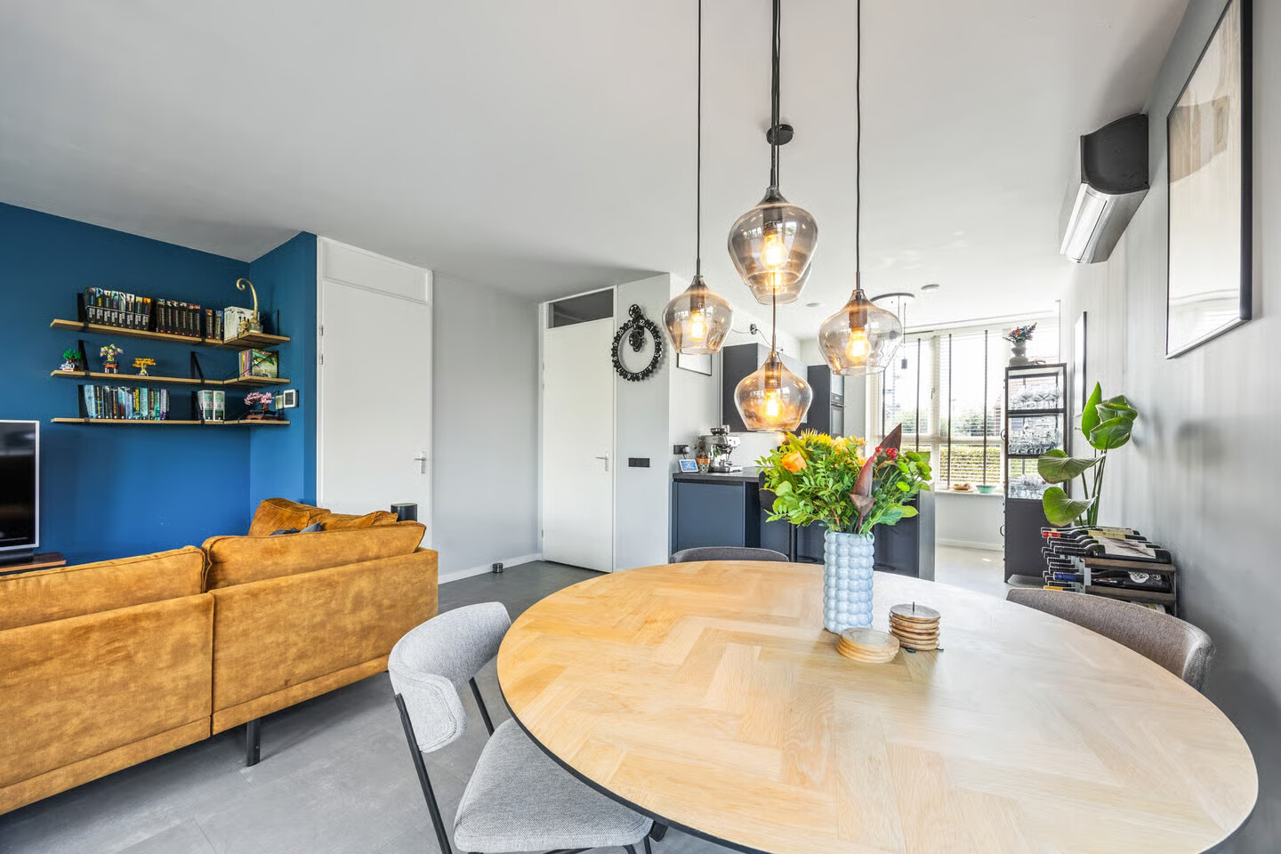 Hoekwoning te koop: Korenveld 1, Beneden-Leeuwen