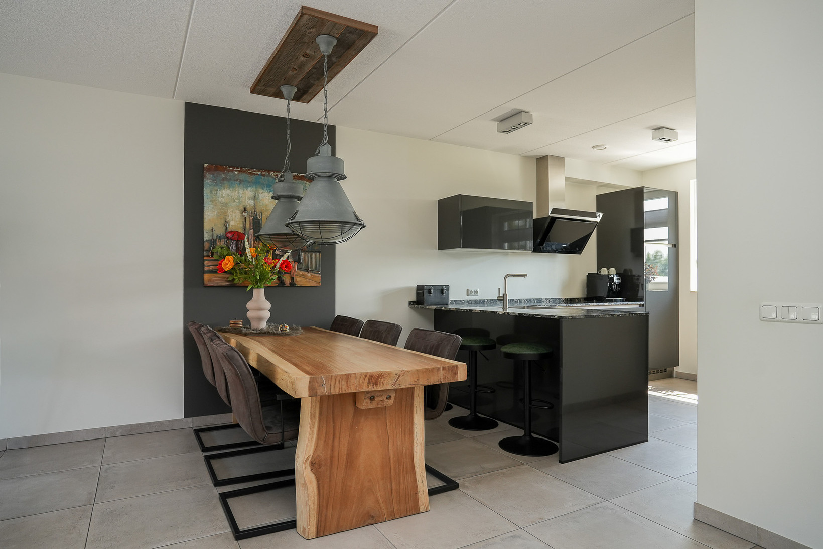 Tussenwoning te koop: Koolzaadveld 51, Beneden-Leeuwen