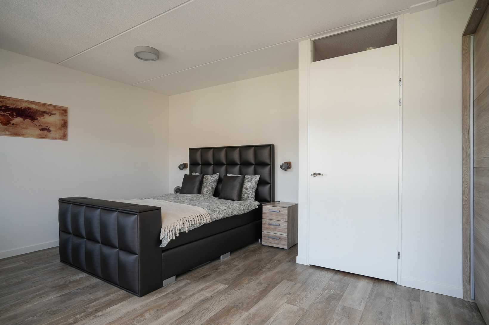 Tussenwoning te koop: Koolzaadveld 51, Beneden-Leeuwen