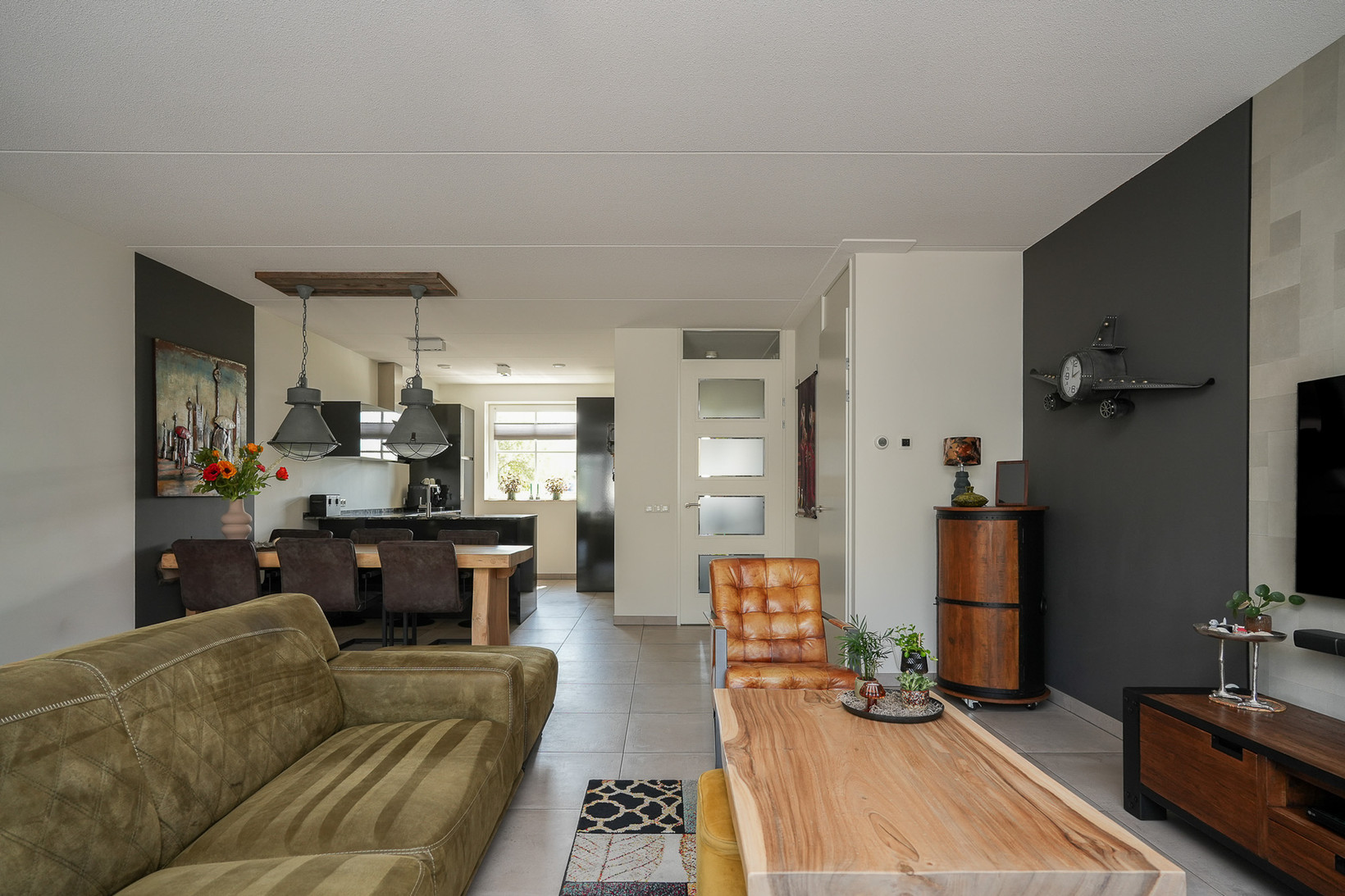 Tussenwoning te koop: Koolzaadveld 51, Beneden-Leeuwen
