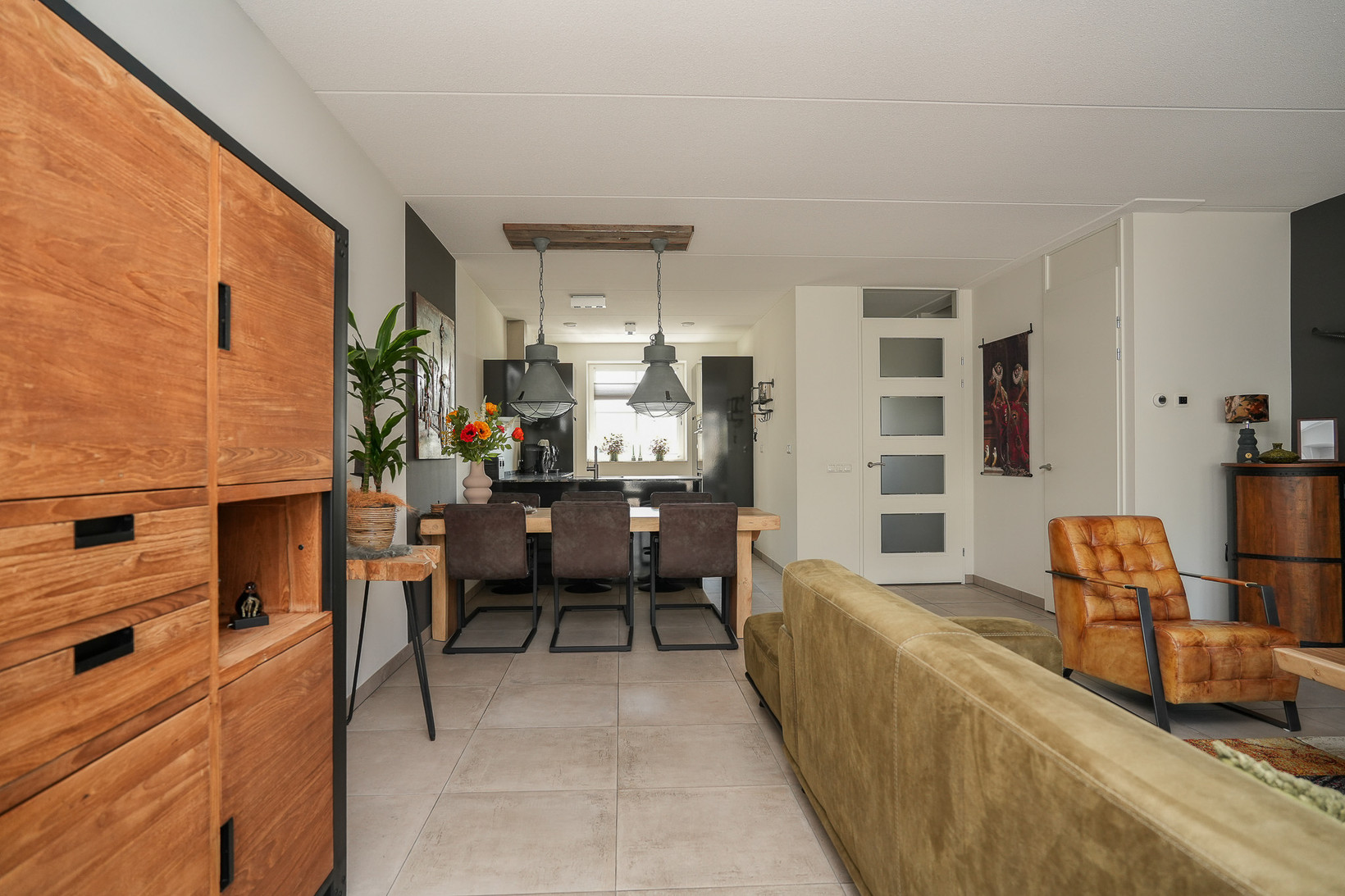Tussenwoning te koop: Koolzaadveld 51, Beneden-Leeuwen