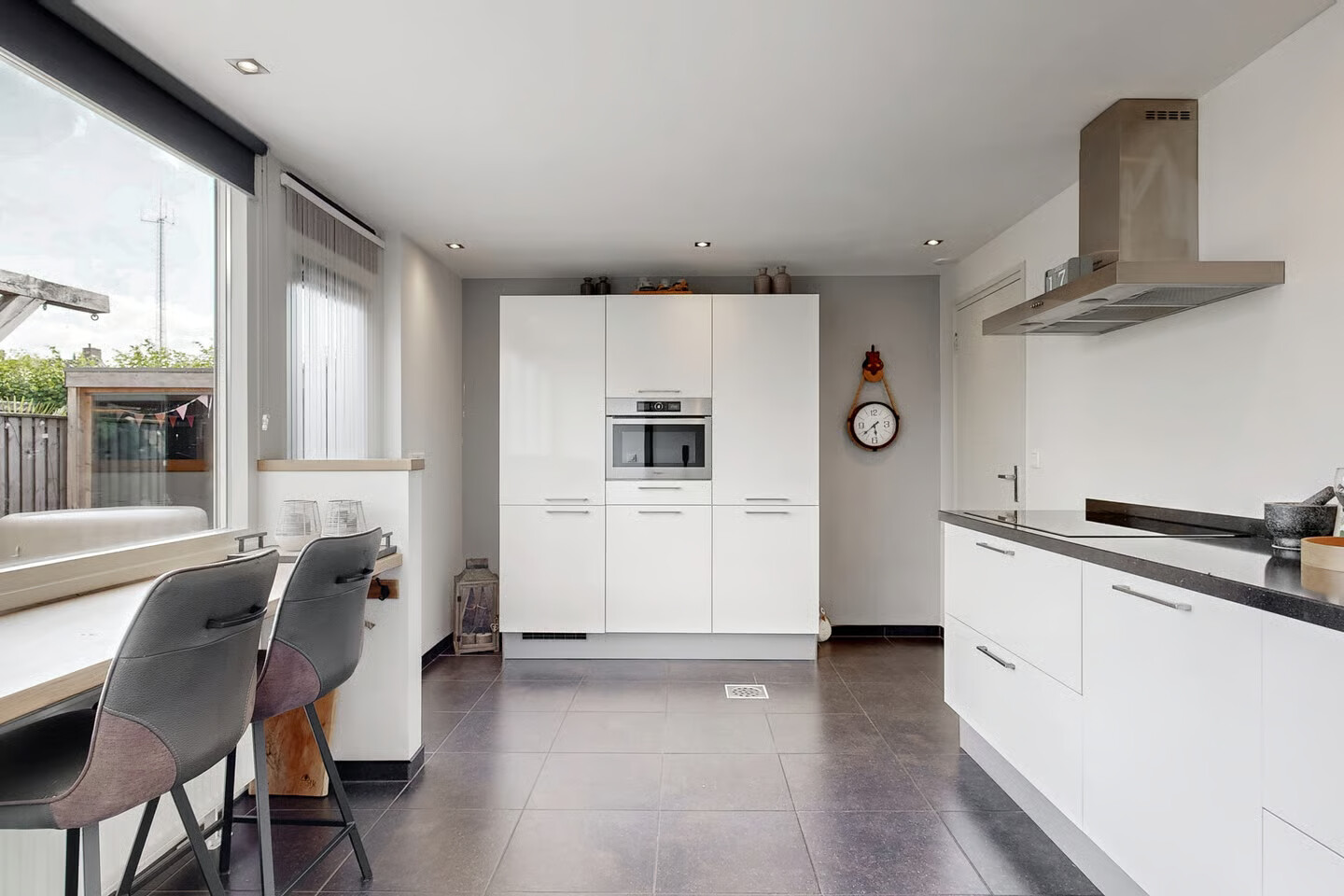 Twee-onder-één-kap te koop: Jan Walravenstraat 6, Beneden-Leeuwen
