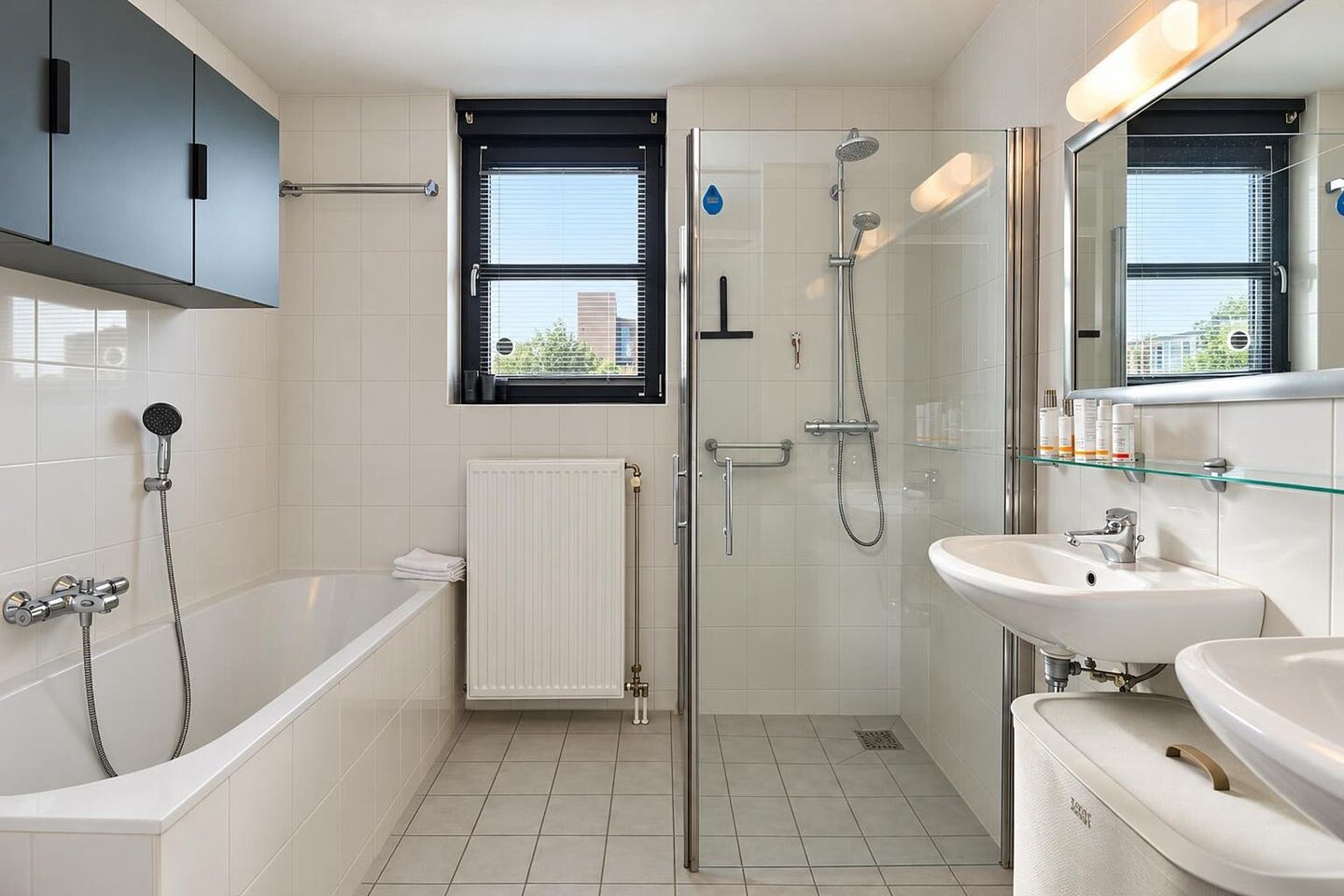 Twee-onder-één-kap te koop: De Korte Helster 120, Elst