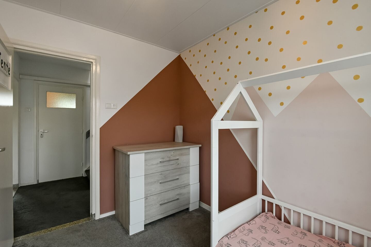 Twee-onder-één-kap te koop: Van Hallstraat 20, Elst