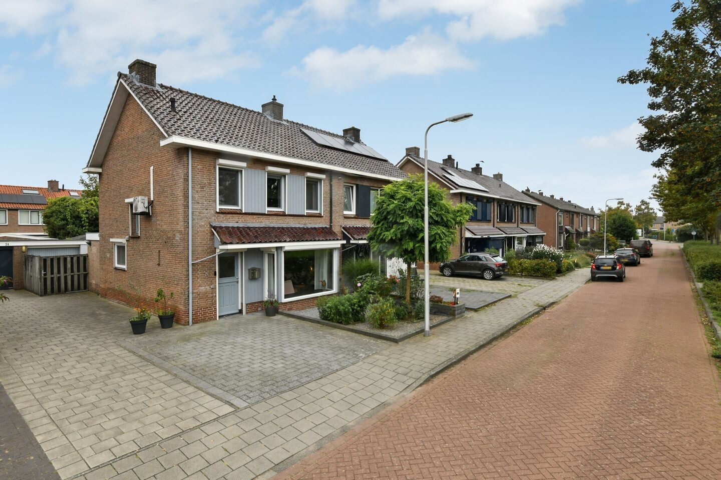 Twee-onder-één-kap te koop: Van Hallstraat 20, Elst