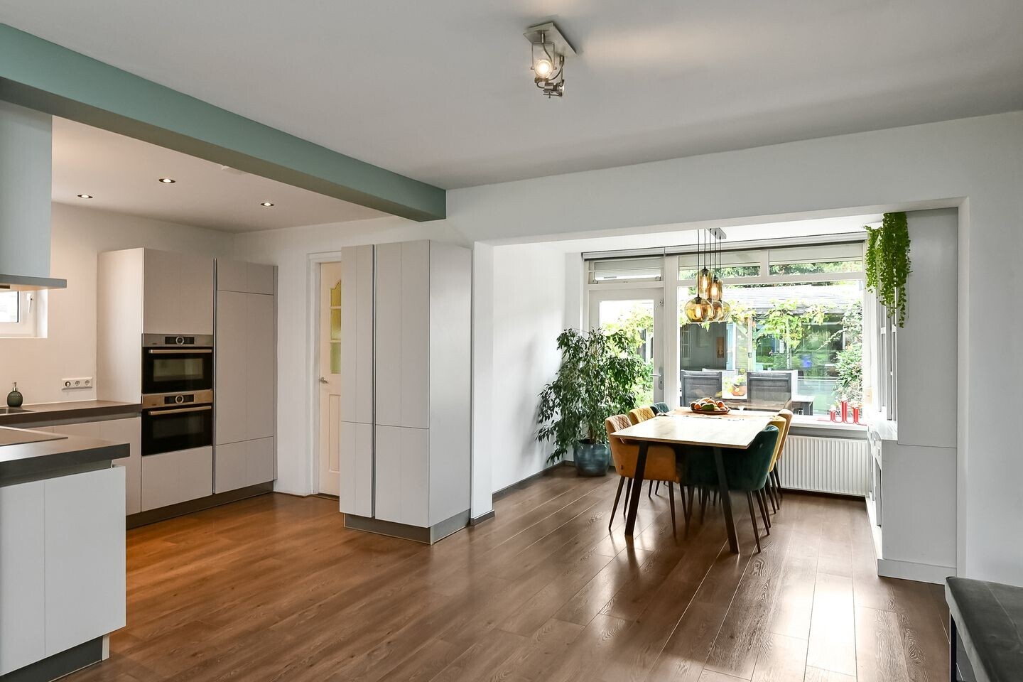 Twee-onder-één-kap te koop: Van Hallstraat 20, Elst