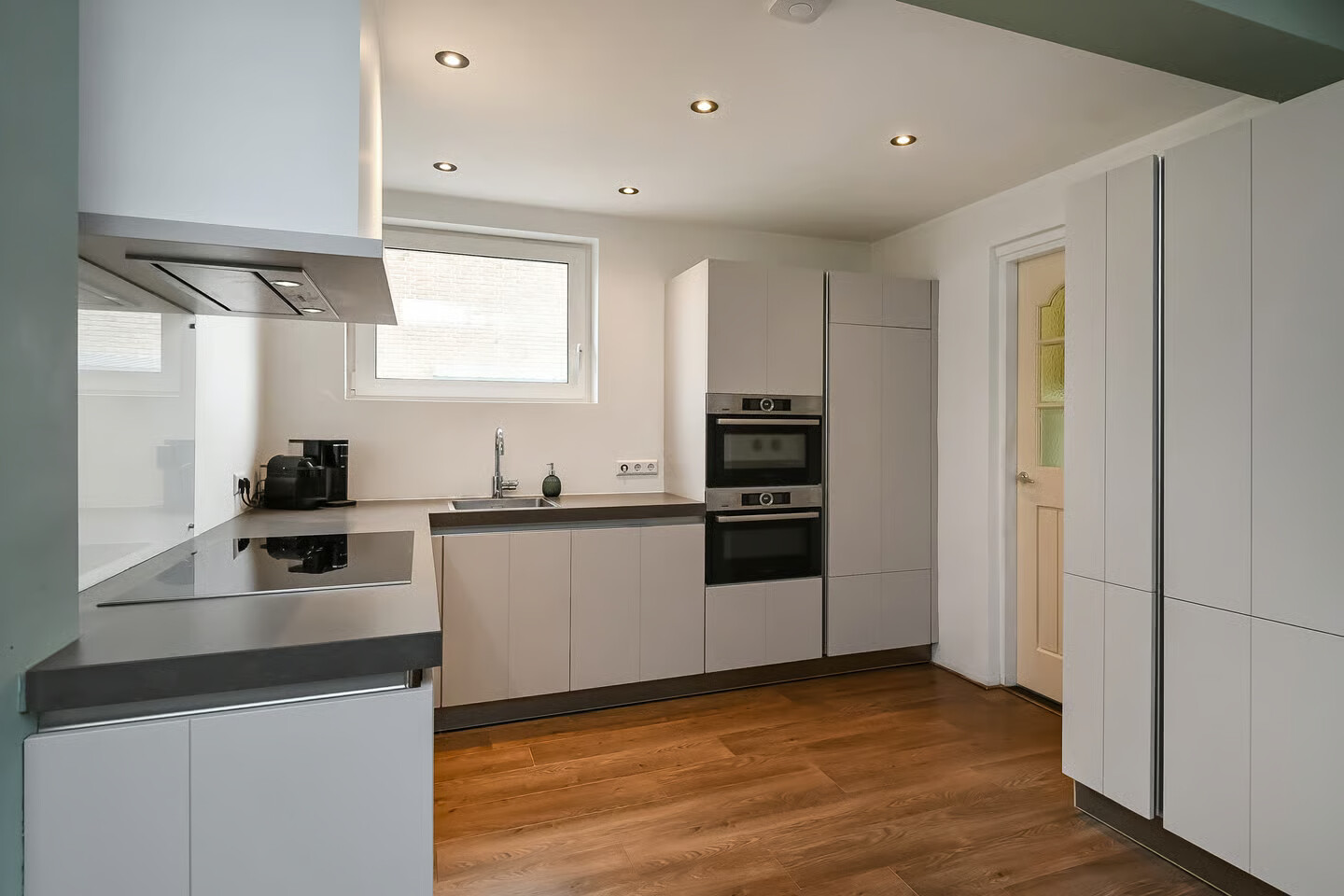 Twee-onder-één-kap te koop: Van Hallstraat 20, Elst