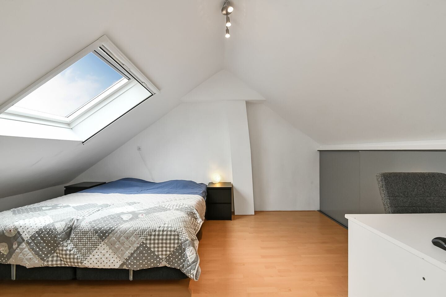 Twee-onder-één-kap te koop: Van Hallstraat 20, Elst