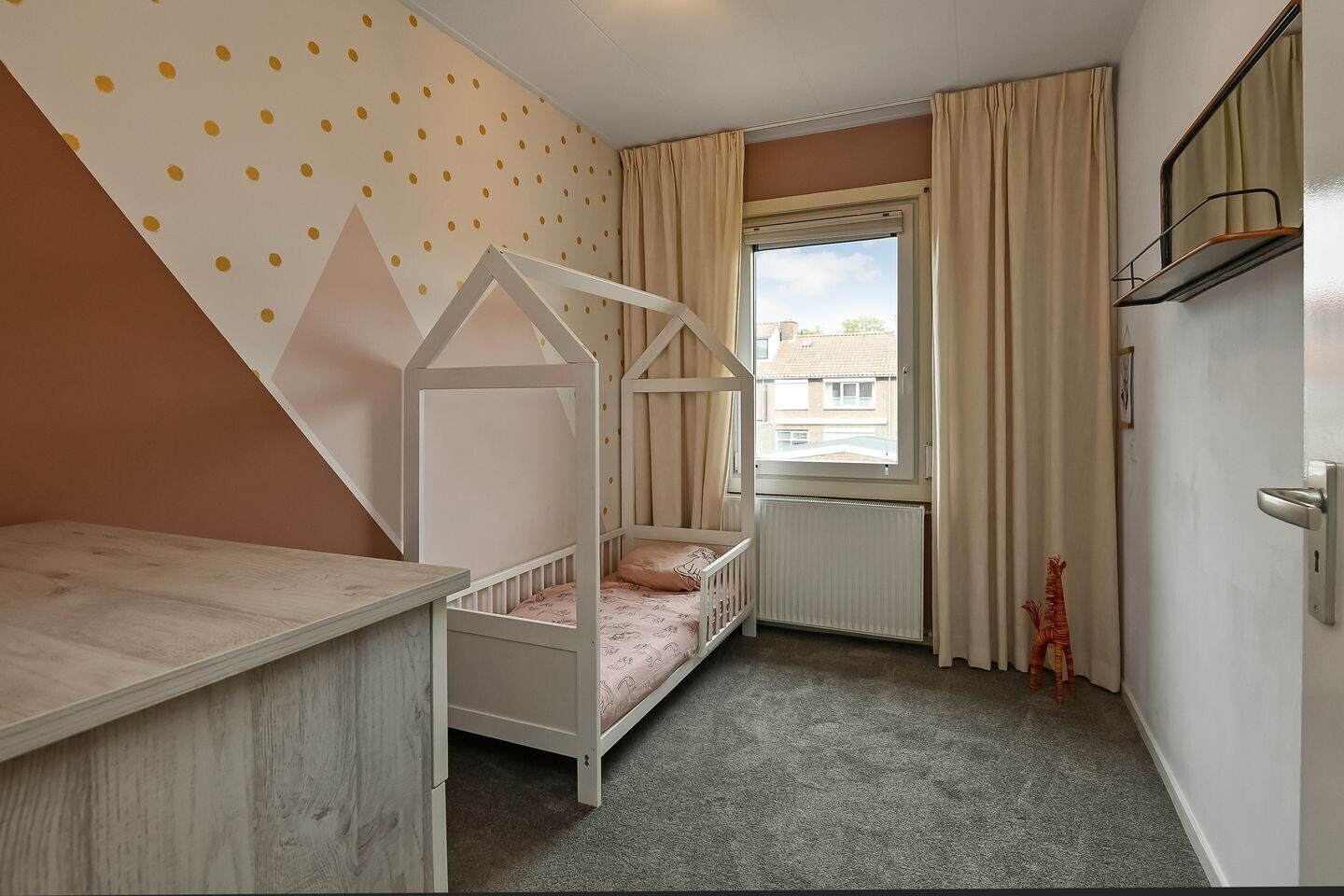 Twee-onder-één-kap te koop: Van Hallstraat 20, Elst