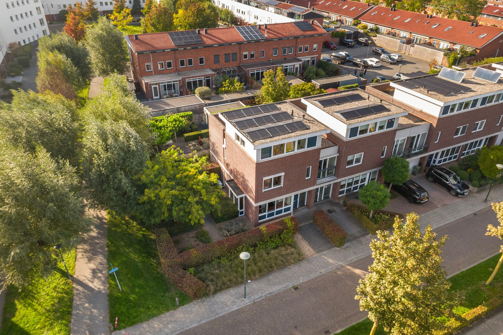 Hoekwoning te koop: Regenboog 105, Elst
