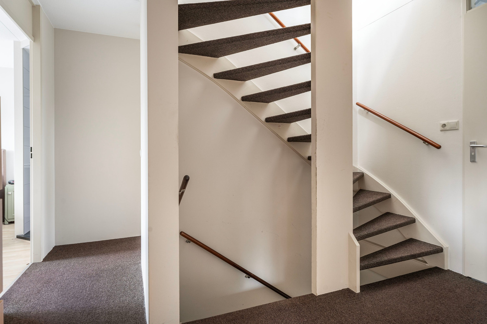 Hoekwoning te koop: Regenboog 105, Elst