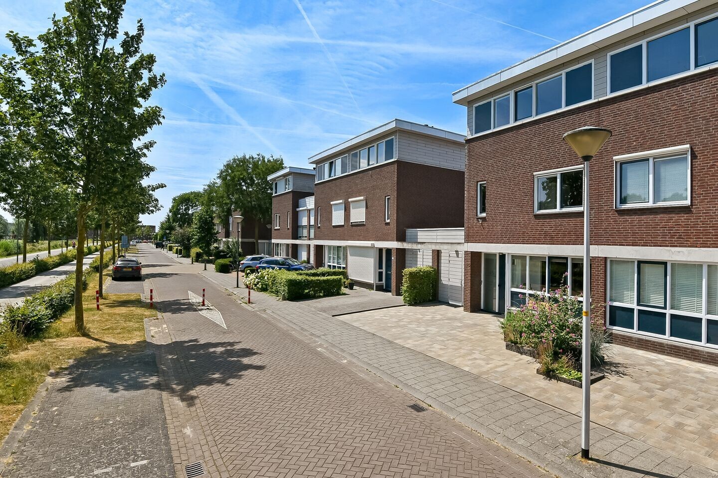 Tussenwoning te koop: Regenboog 145, Elst