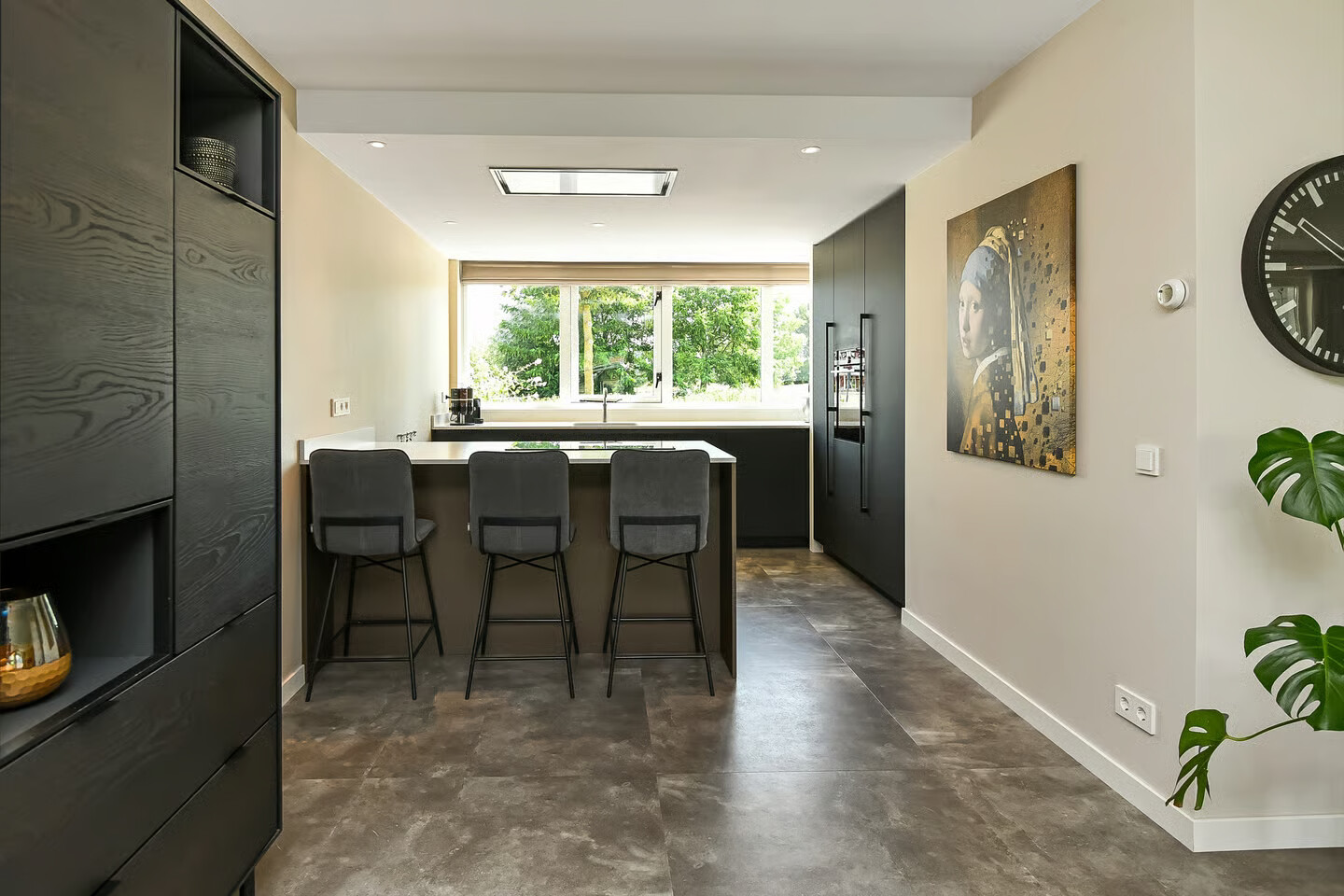 Tussenwoning te koop: Regenboog 145, Elst